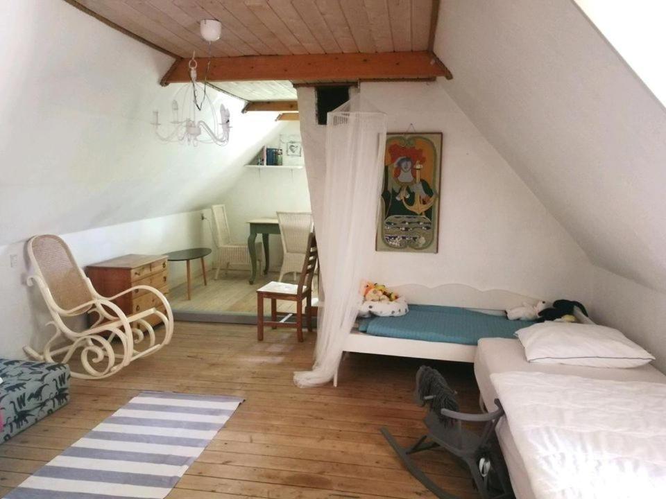Hostel Gemuetliches Reetdachhaus Mit Kaminofen Ribe Exterior foto